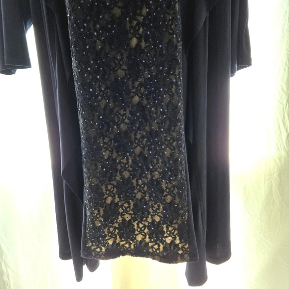 Beautiful Lace Dress EUC - Picture 4 of 10